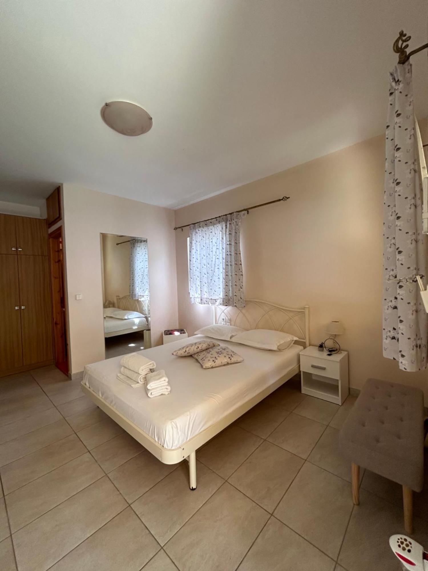 Dimitra Rooms Lefkáda エクステリア 写真
