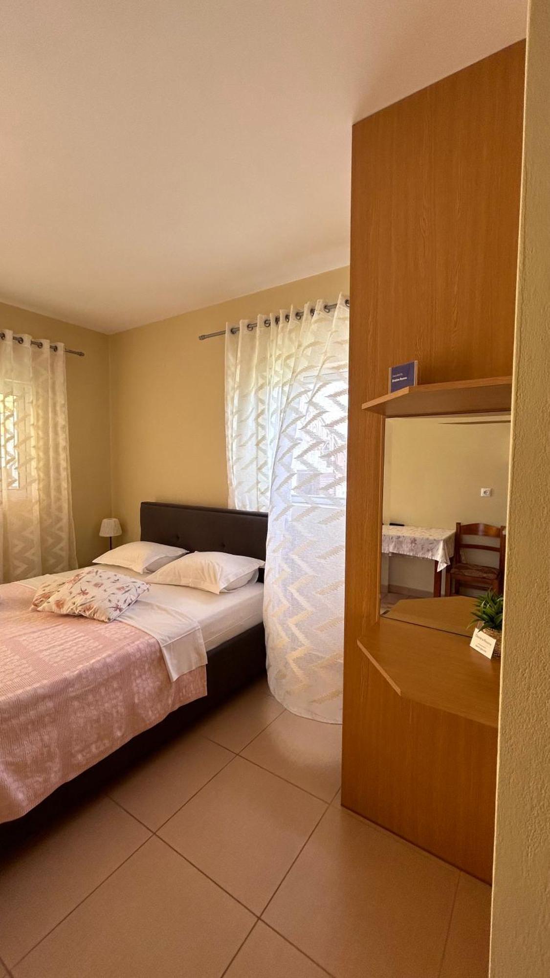 Dimitra Rooms Lefkáda エクステリア 写真