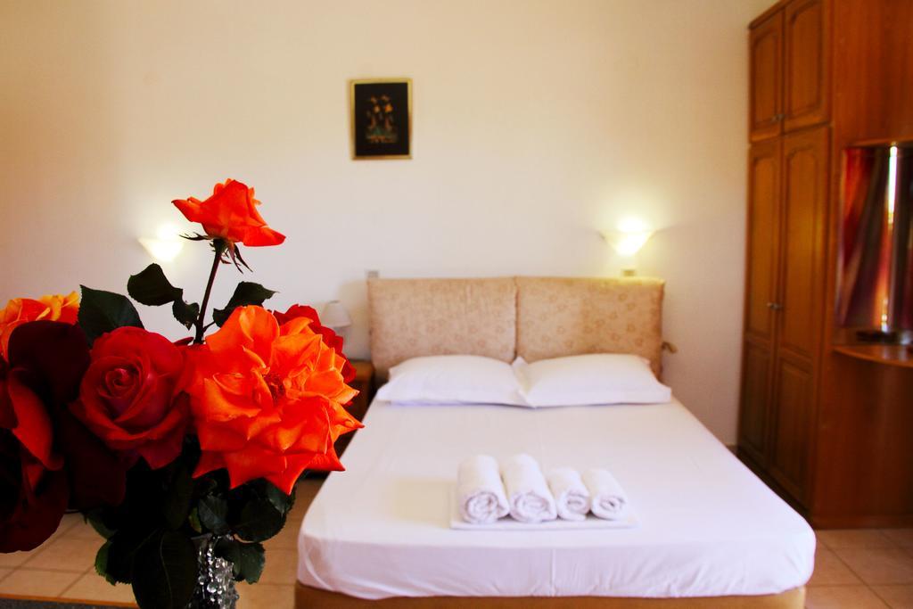 Dimitra Rooms Lefkáda エクステリア 写真